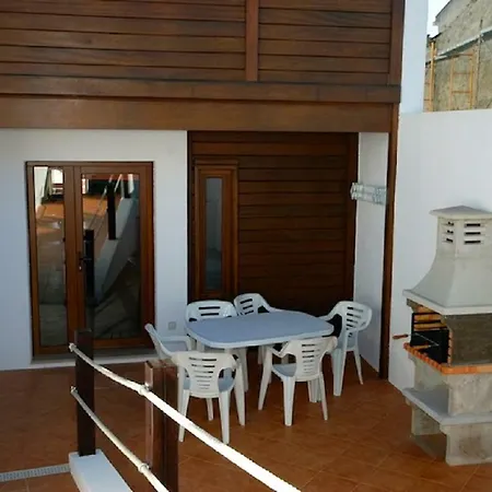 Σπίτι διακοπών 3 Bedroom House Near Beaches And Golf - A